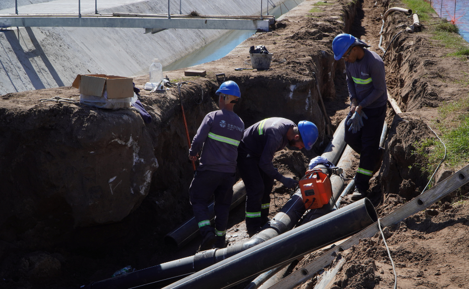 Obra de agua y saneamiento